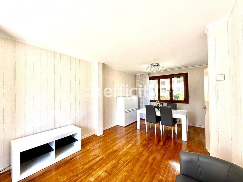 Maison - 83 m² - 6 pièces