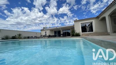 Maison - 275 m² - 11 pièces