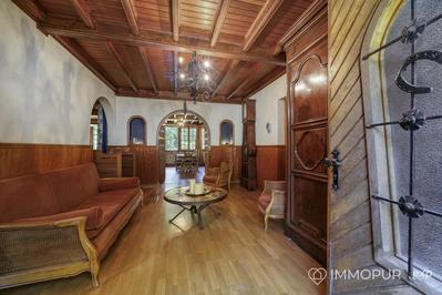 Propriété - 200 m² - 12 pièces