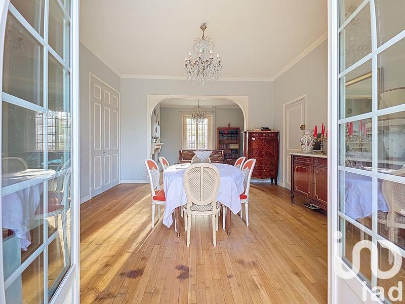 Maison - 214 m² - 10 pièces