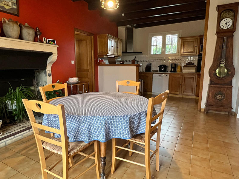 Maison - 250 m² - 8 pièces