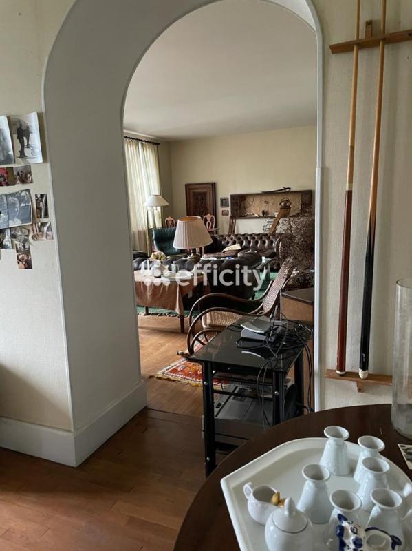 Maison bourgeoise - 306 m² - 12 pièces