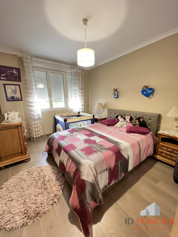 Maison - 220 m² - 9 pièces