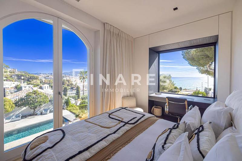 Villa - 250 m² - 5 pièces