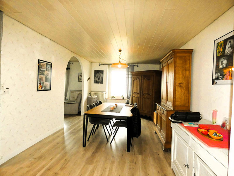 Maison - 203 m² - 7 pièces