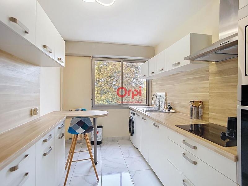 Appartement - 90 m² - 4 pièces