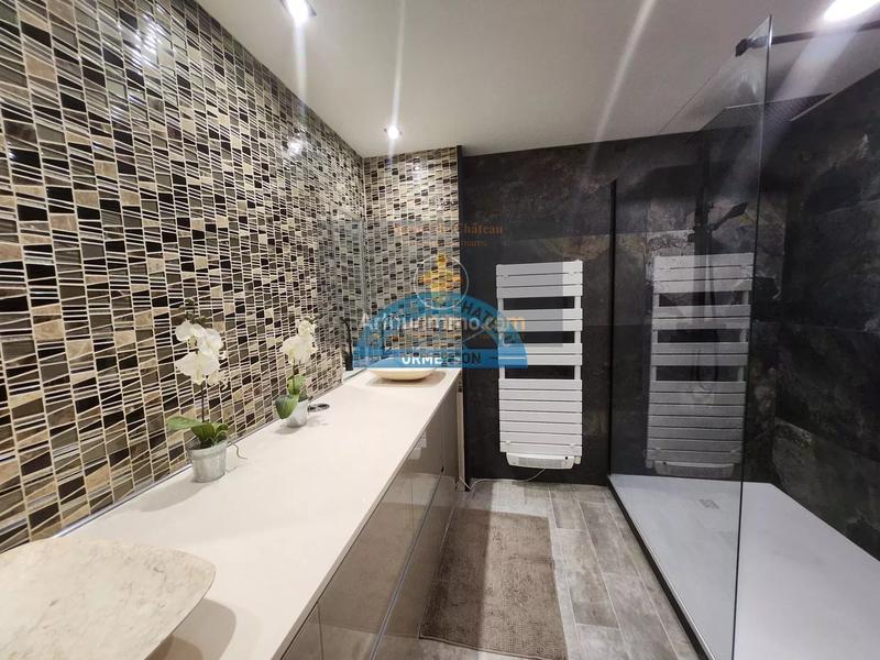 Appartement - 93 m² - 3 pièces