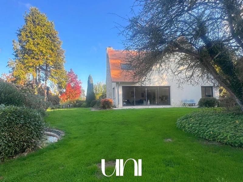 Maison - 265 m² - 8 pièces