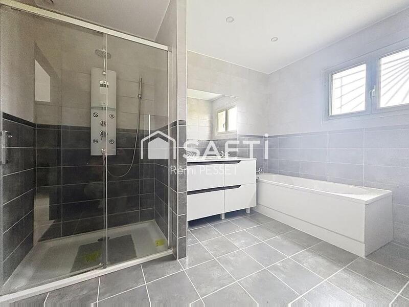 Villa - 200 m² - 6 pièces