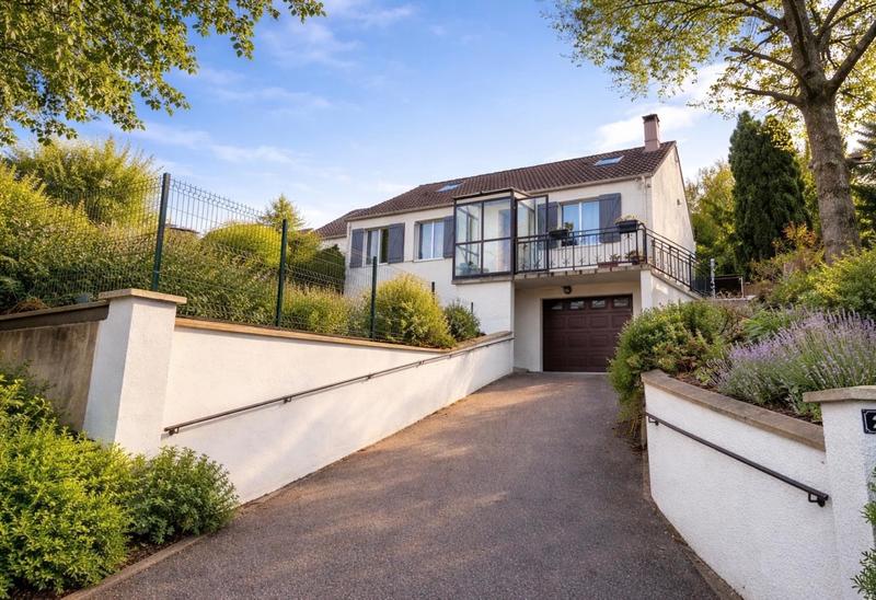 Maison - 104 m² - 7 pièces