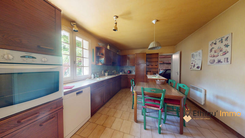 Maison - 192 m² - 6 pièces