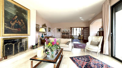 Maison - 330 m² - 12 pièces