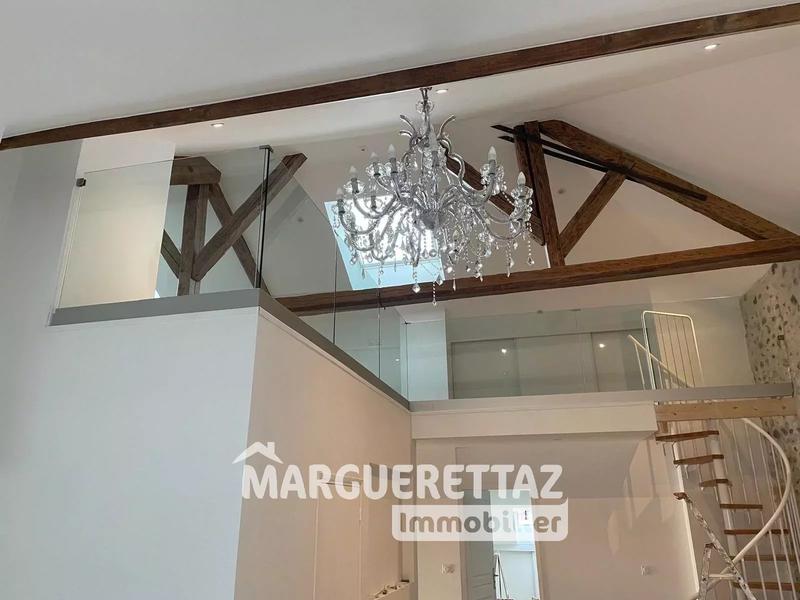 Maison - 255 m² - 9 pièces