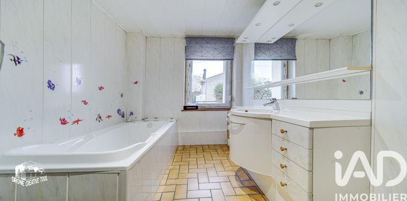 Maison - 230 m² - 7 pièces