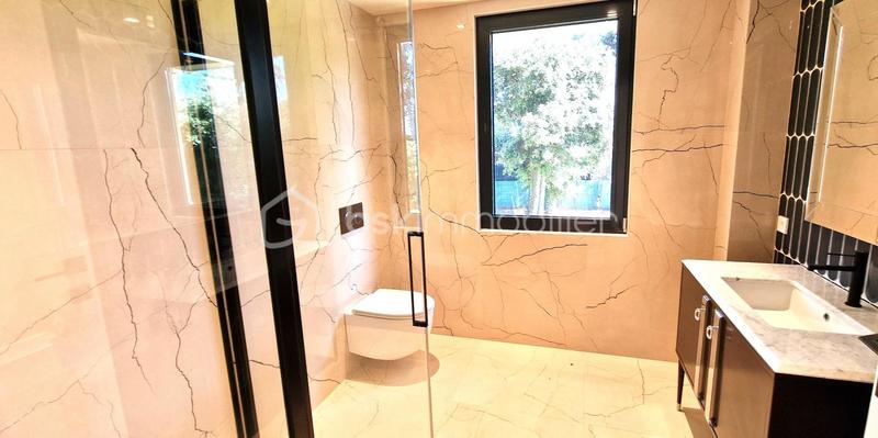 Villa - 229 m² - 5 pièces