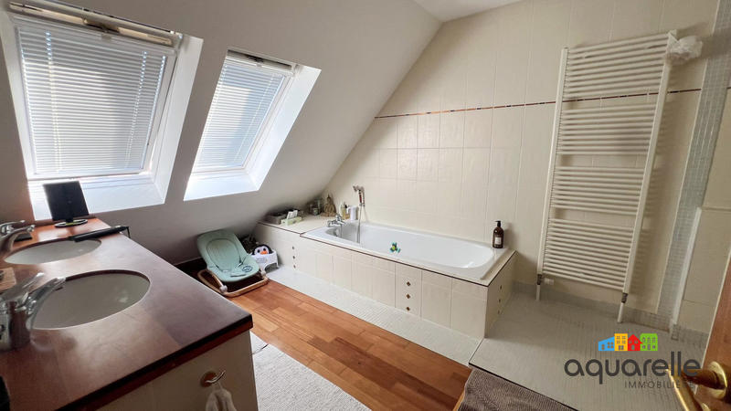 Maison - 250 m² - 7 pièces