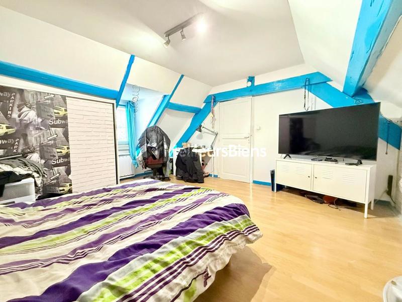 Maison - 93 m² - 5 pièces