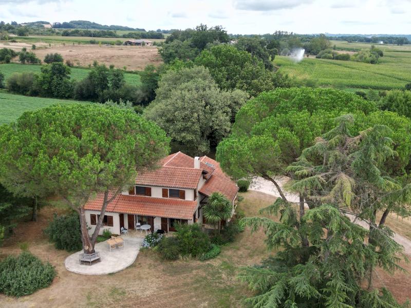 Maison - 147 m² - 6 pièces