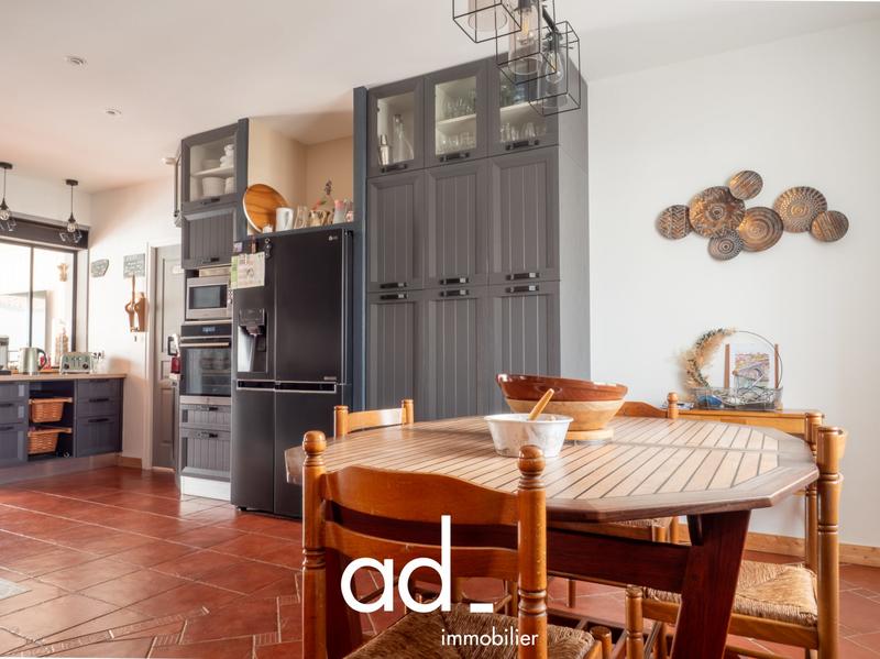 Maison - 178 m² - 6 pièces