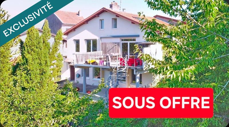 Maison - 280 m² - 12 pièces