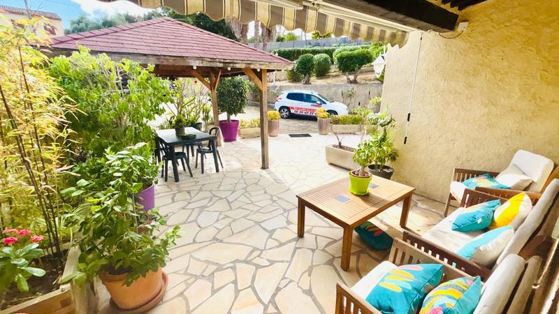 Villa - 220 m² - 9 pièces