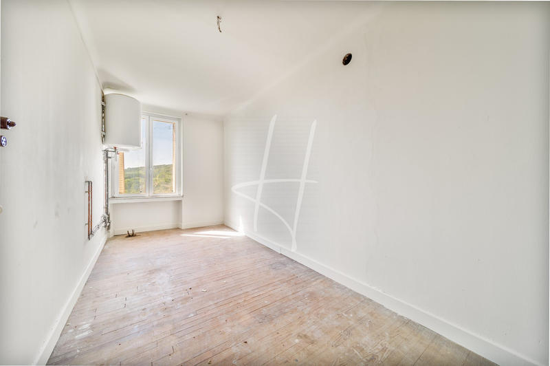 Maison - 210 m² - 6 pièces