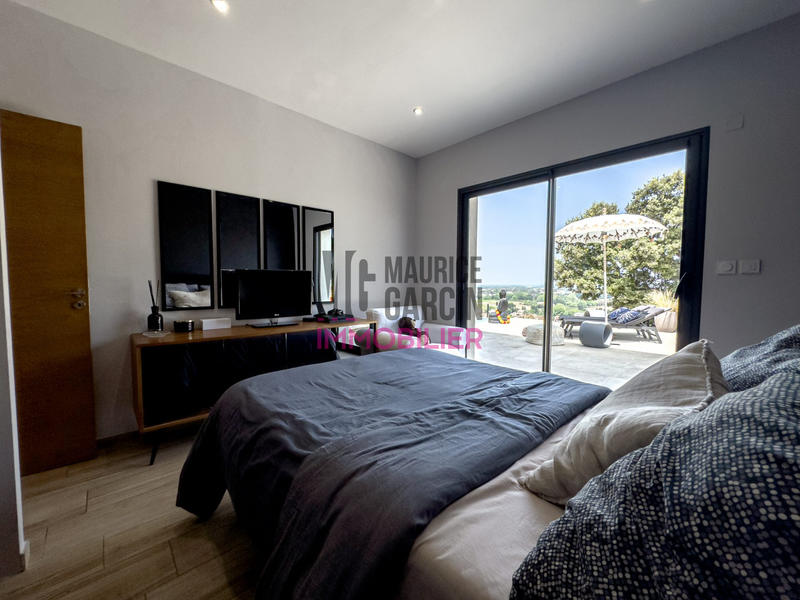 Maison - 205 m² - 5 pièces