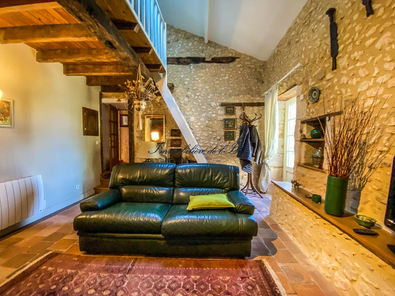 Maison - 300 m² - 11 pièces