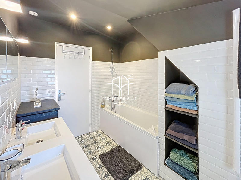 Maison - 130 m² - 4 pièces