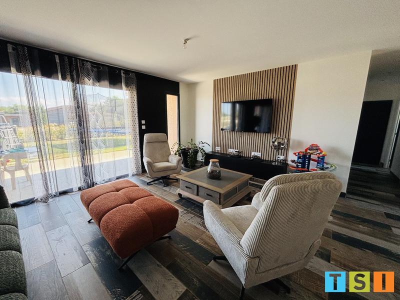 Maison - 145 m² - 5 pièces