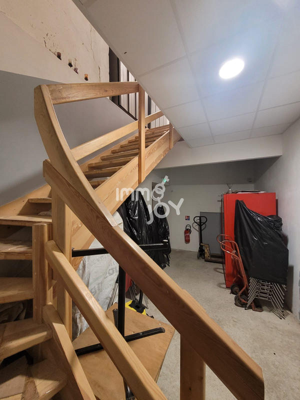 Immeuble - 1 600 m²