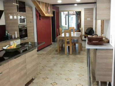 Maison - 256 m² - 9 pièces