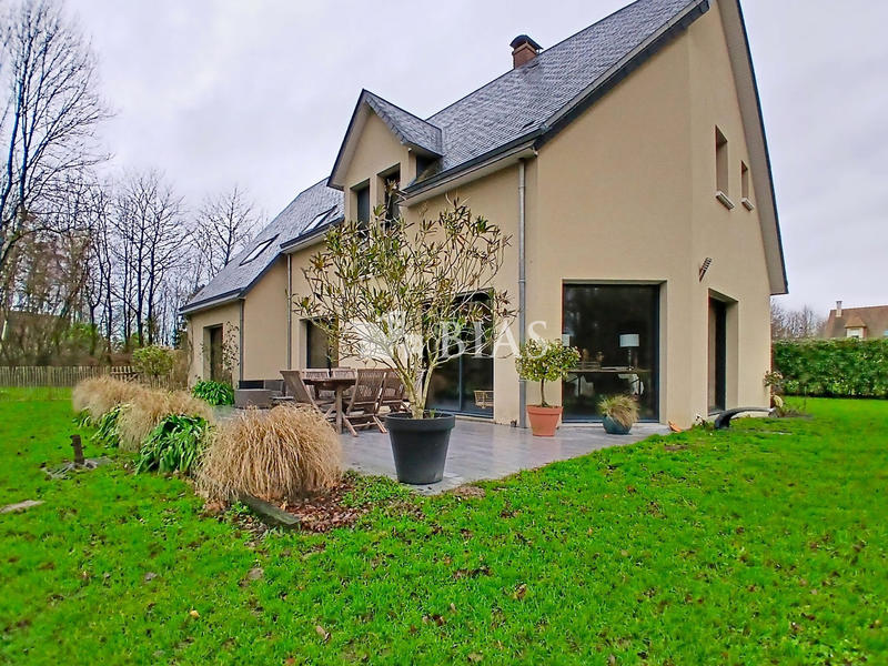 Maison contemporaine - 197 m² - 7 pièces