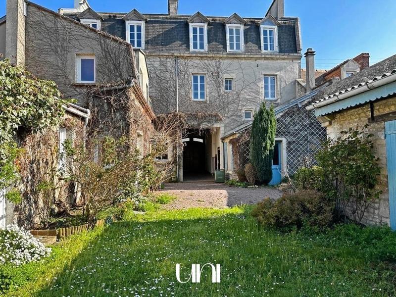 Hôtel particulier - 275 m² - 15 pièces