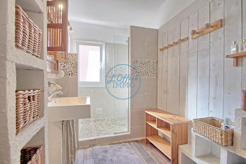 Maison - 179 m² - 7 pièces