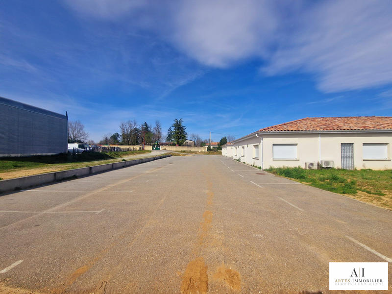 Local d'activités - 125 m² - 4 pièces