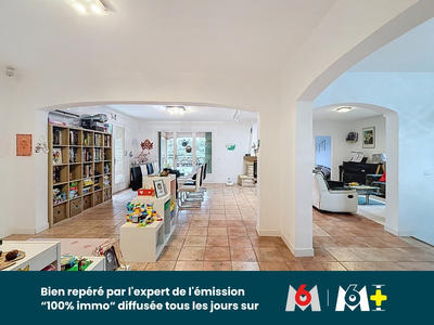 Maison - 223 m² - 6 pièces