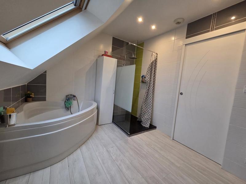 Pavillon - 126 m² - 7 pièces