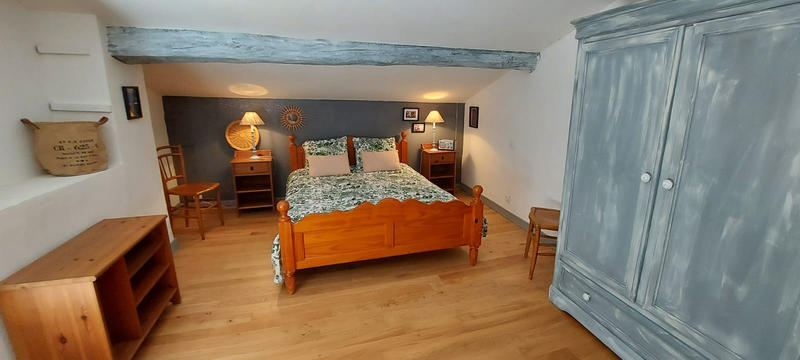 Maison - 280 m² - 8 pièces