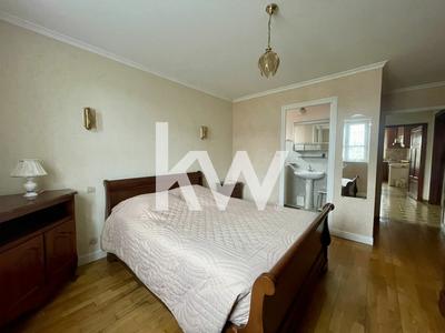 Maison - 205 m² - 7 pièces