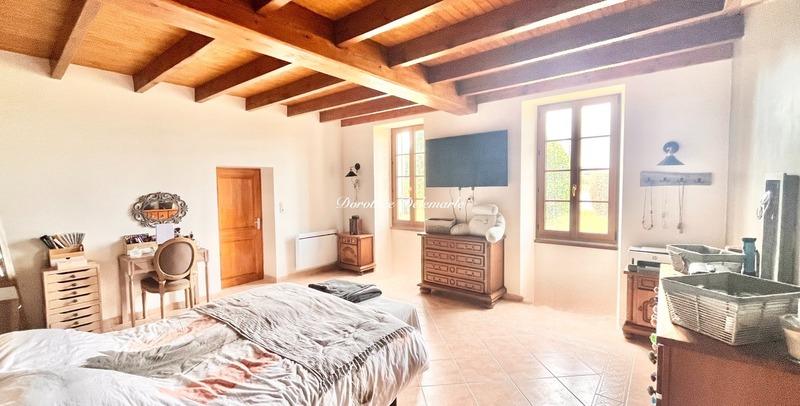 Maison - 298 m² - 9 pièces