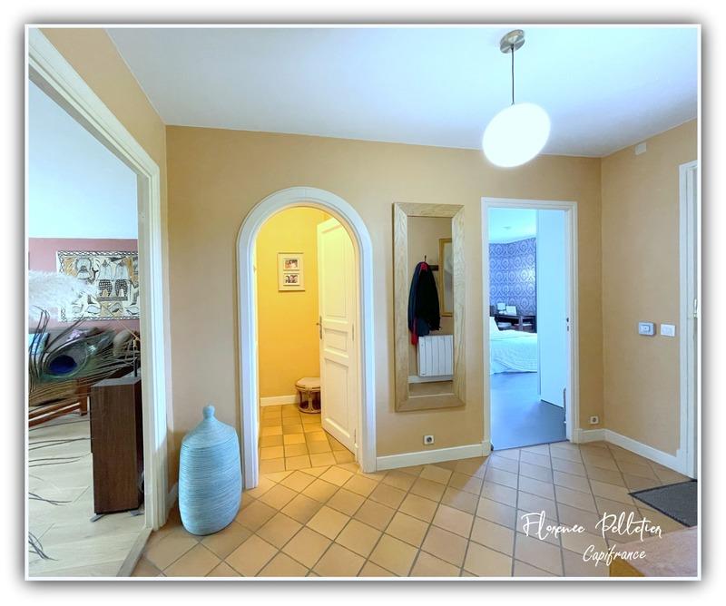 Maison - 213 m² - 8 pièces