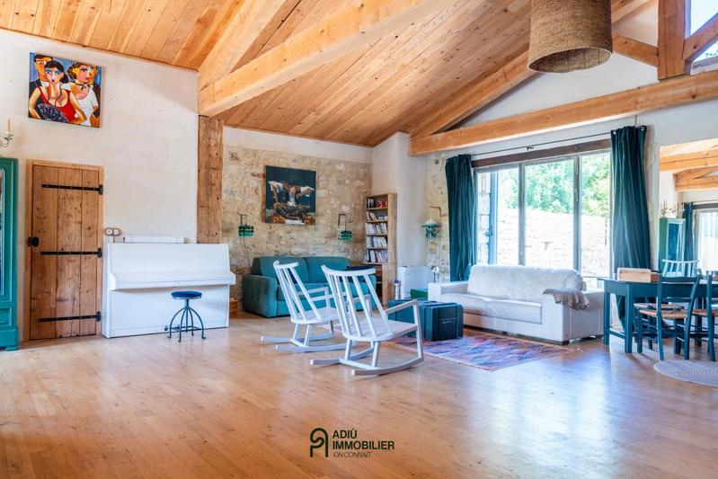 Maison - 230 m² - 4 pièces