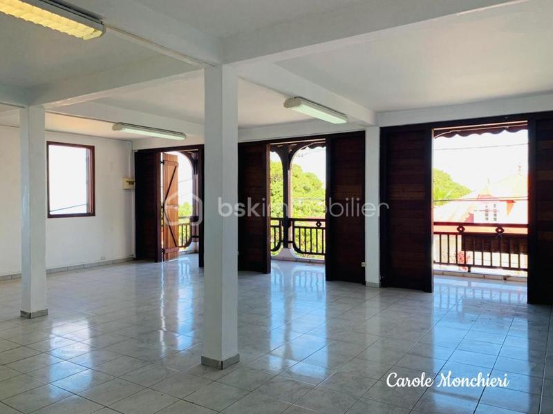 Local commercial - 108 m² - 1 pièce