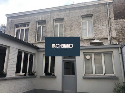 Local d'activités - 213 m²