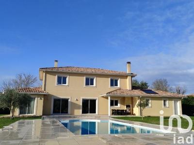 Maison - 232 m² - 7 pièces