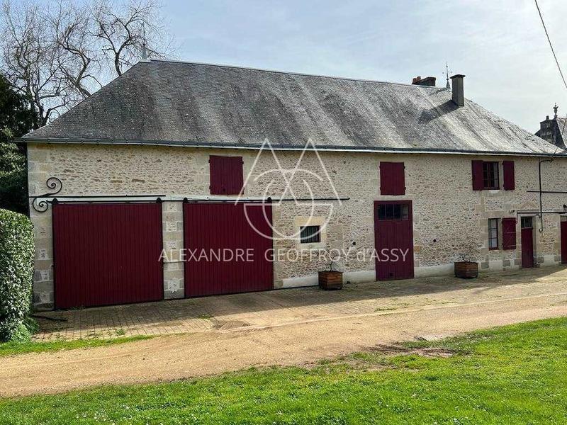 Château - 1 500 m² - 22 pièces