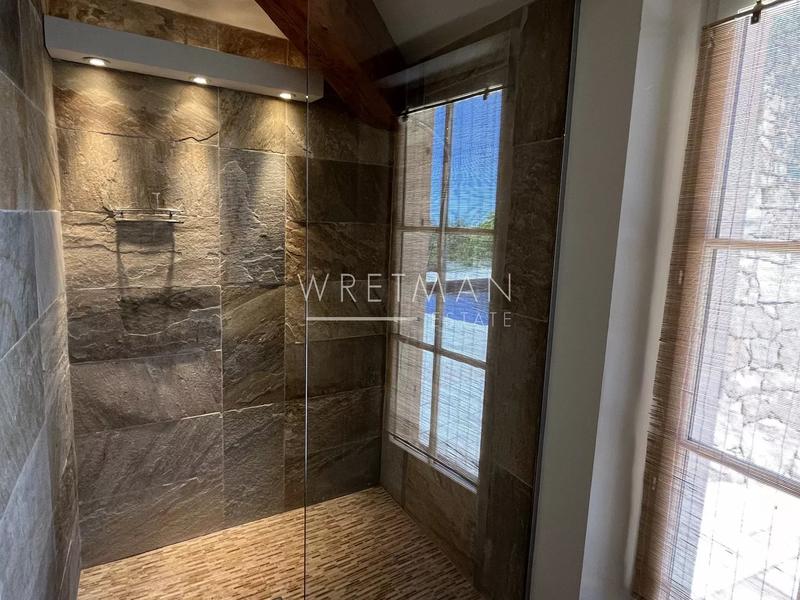 Mas - 251 m² - 8 pièces