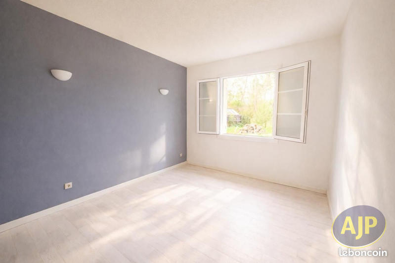 Maison - 96 m² - 5 pièces