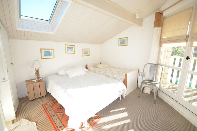 Maison - 234 m² - 10 pièces